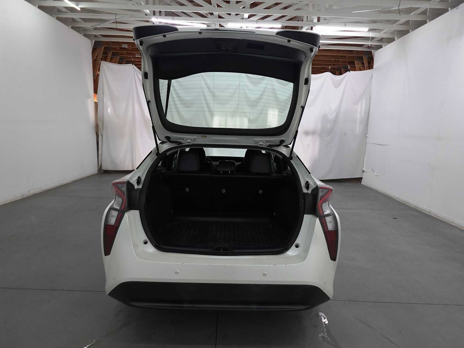 Used 2017 Toyota Prius Four FWD image 28
