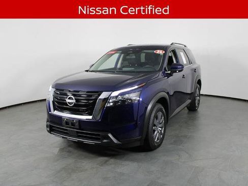 Certified 2025 Nissan Pathfinder SV FWD image 2