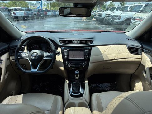 Used 2018 Nissan Rogue SL w/ Premium Package FWD image 20