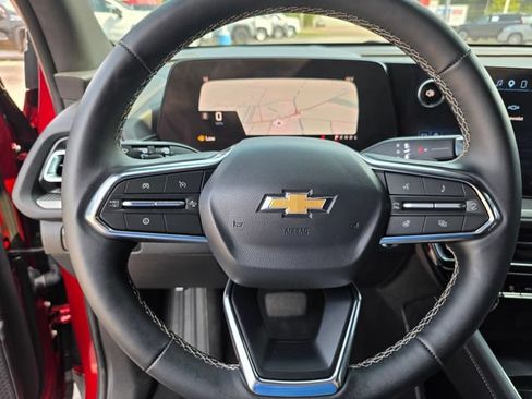 Used 2026 Chevrolet Traverse LT w/ Driver Confidence Package FWD image 28