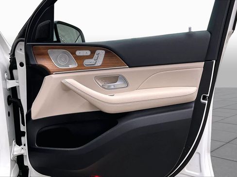 Certified 2025 Mercedes-Benz GLE 450e 4MATIC image 23