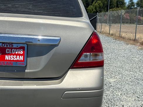 Used 2009 Nissan Versa 1.8 S FWD image 13