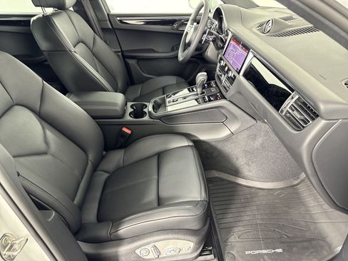 New 2025 Porsche Macan image 28