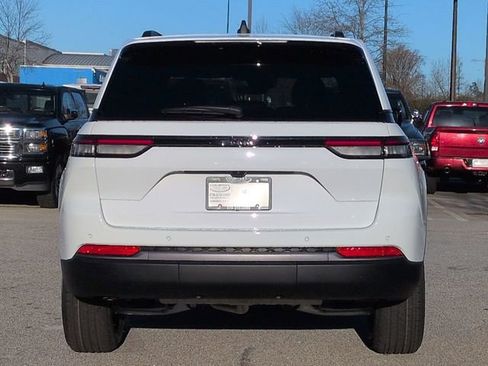 New 2026 Jeep Grand Cherokee Altitude RWD image 5