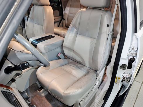 Used 2011 Chevrolet Tahoe LT image 17