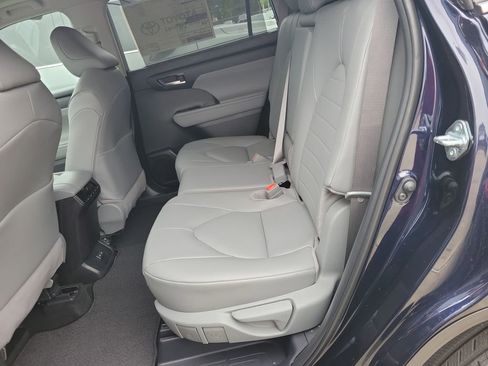 New 2026 Toyota Highlander XLE AWD/4WD image 16