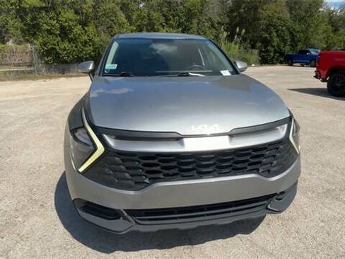 Used 2023 Kia Sportage LX image 3