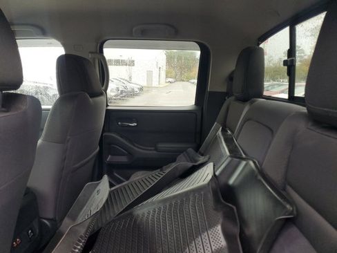 Used 2023 Nissan Frontier SV w/ SV Convenience Package image 12