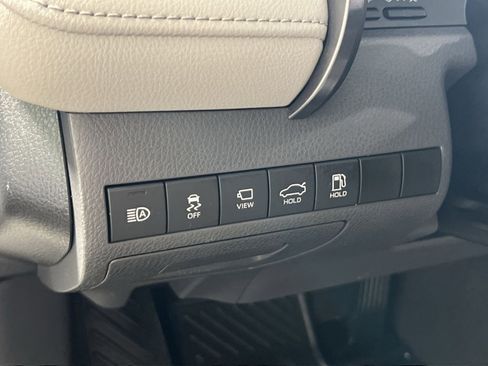 Used 2019 Toyota Camry XLE w/ Driver Assist Package FWD image 32