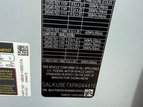 Used 2023 Land Rover Range Rover SV AWD/4WD image 33