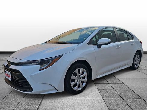 Used 2024 Toyota Corolla LE FWD image 1