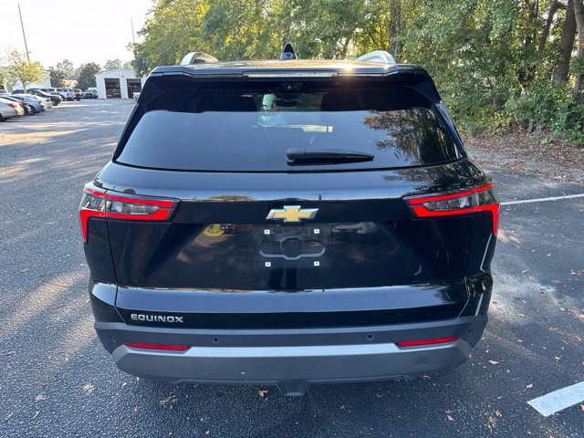 Used 2025 Chevrolet Equinox LT w/ Convenience Package II FWD image 7