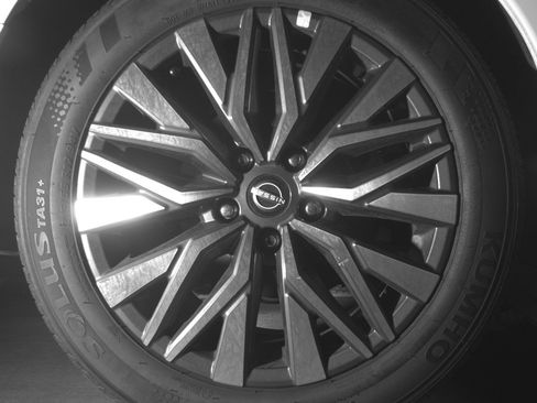 Used 2025 Nissan Altima 2.5 SV image 15