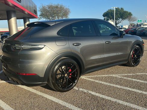 Used 2021 Porsche Cayenne GTS image 2