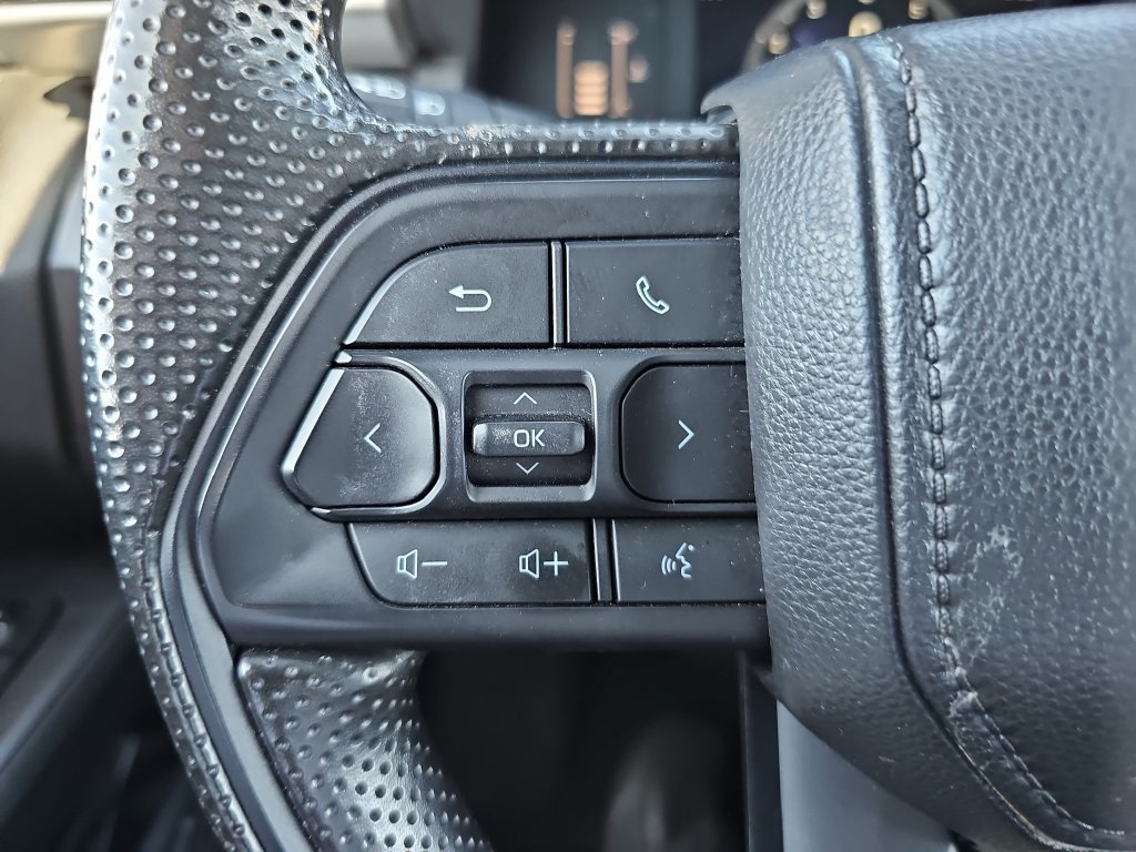 Certified 2025 Toyota Tacoma SR5 AWD/4WD image 11