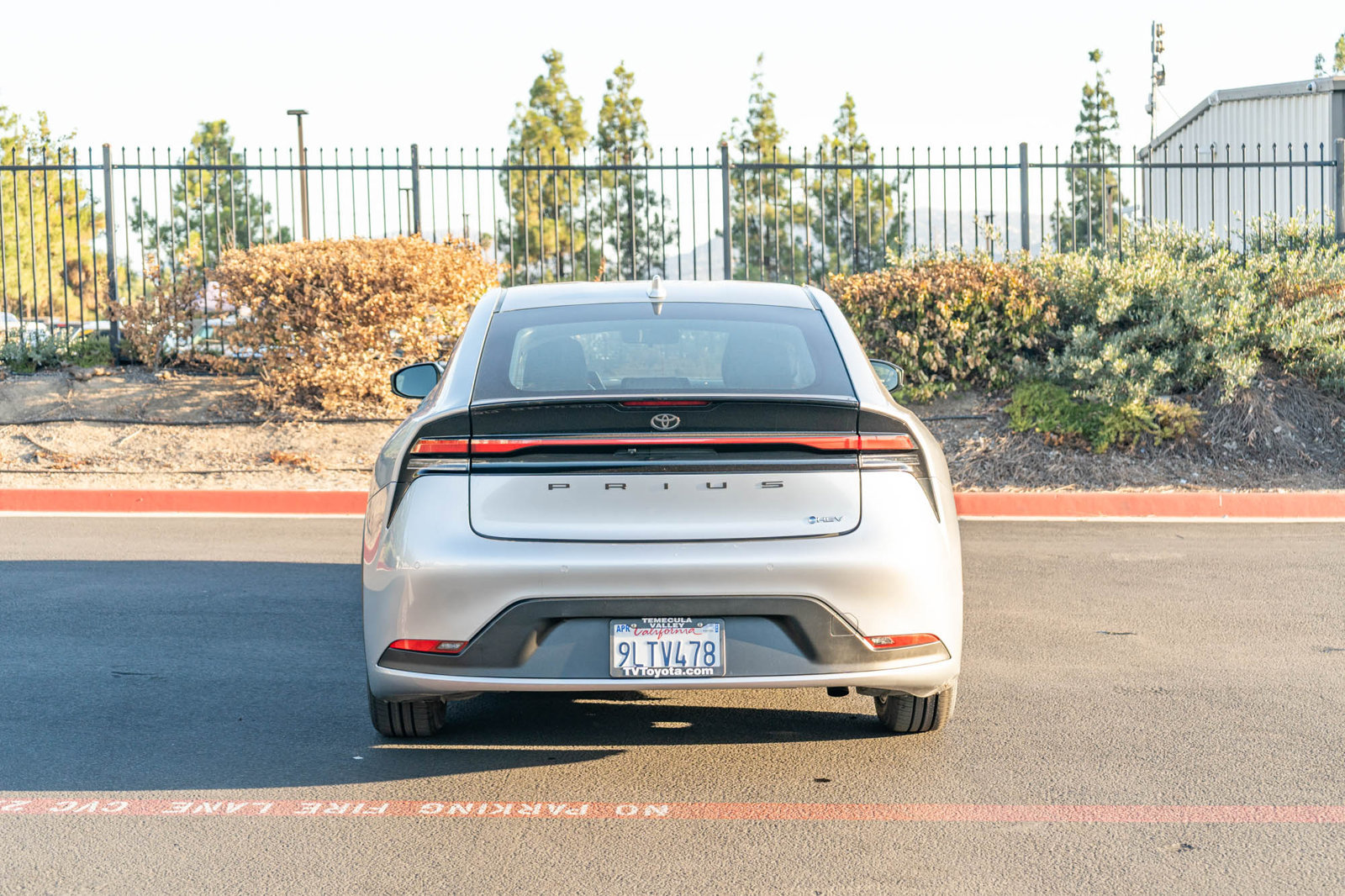 Used 2024 Toyota Prius LE FWD image 8