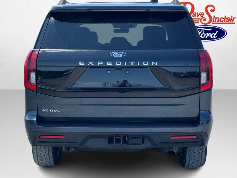 Certified 2025 Ford Expedition Active AWD/4WD image 8