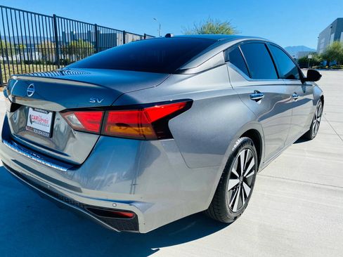 Used 2022 Nissan Altima 2.5 SV image 10