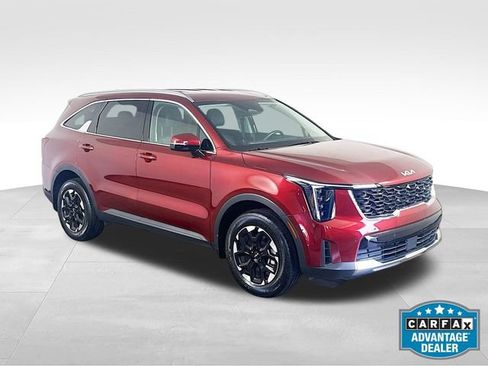 Used 2024 Kia Sorento S AWD/4WD image 2