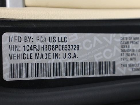 Used 2023 Jeep Grand Cherokee Limited AWD/4WD image 39