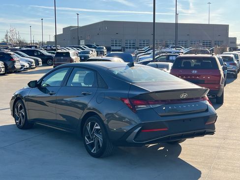 Certified 2025 Hyundai Elantra Sport image 10