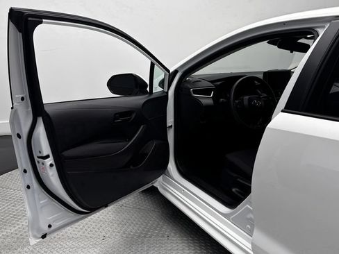 Used 2026 Toyota Corolla LE FWD image 12