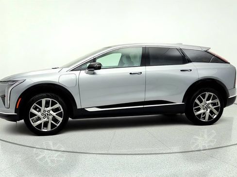 Used 2026 Cadillac Optiq Luxury 1 RWD image 8