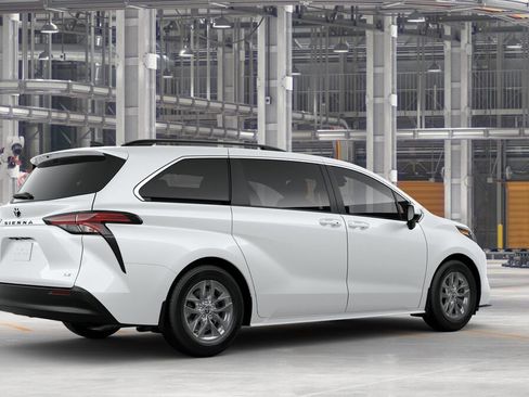 New 2025 Toyota Sienna LE image 10