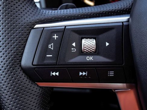 New 2025 Mitsubishi Outlander SEL image 28