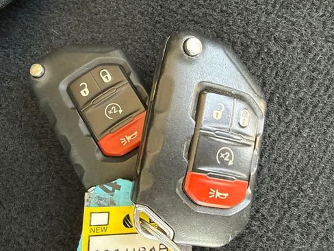 Used 2018 Jeep Wrangler Unlimited Sport AWD/4WD image 15