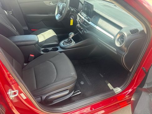 Used 2019 Kia Forte LXS FWD image 23