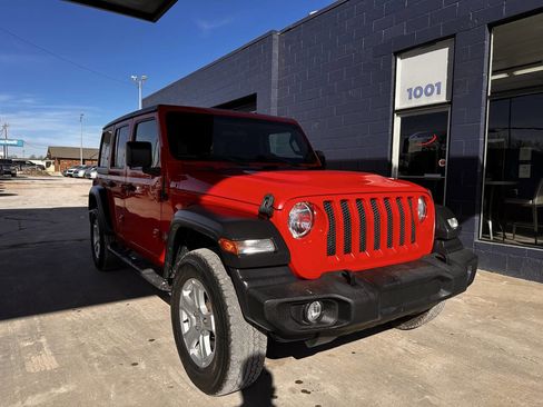Used 2019 Jeep Wrangler Unlimited Sport S image 2