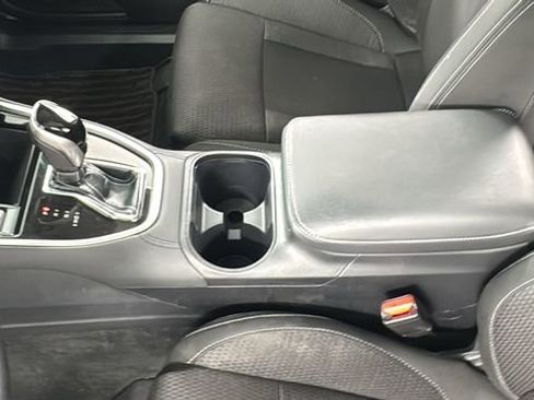 Used 2022 Subaru Outback Premium image 34