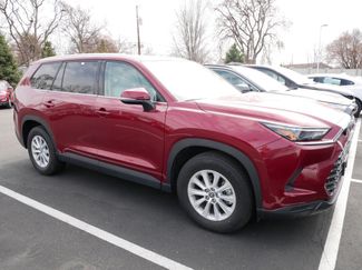 Used 2024 Toyota Grand Highlander XLE video 2