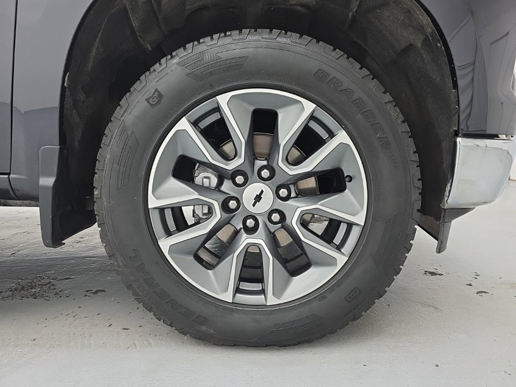 Used 2024 Chevrolet Silverado 1500 LT AWD/4WD image 19