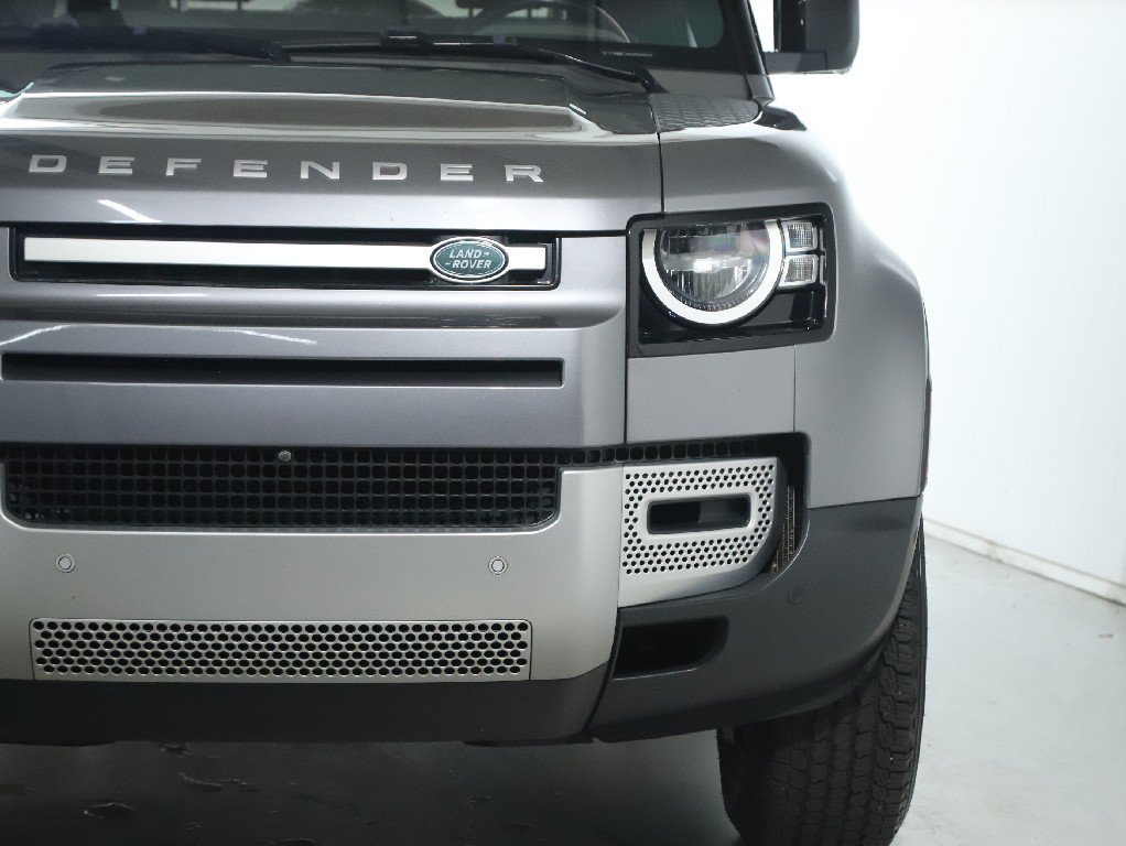 Used 2022 Land Rover Defender 90 S AWD/4WD image 7