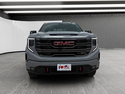 Used 2024 GMC Sierra 1500 AT4 w/ Technology Package AWD/4WD image 8