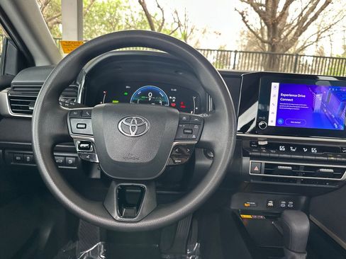 Certified 2025 Toyota Camry LE image 18