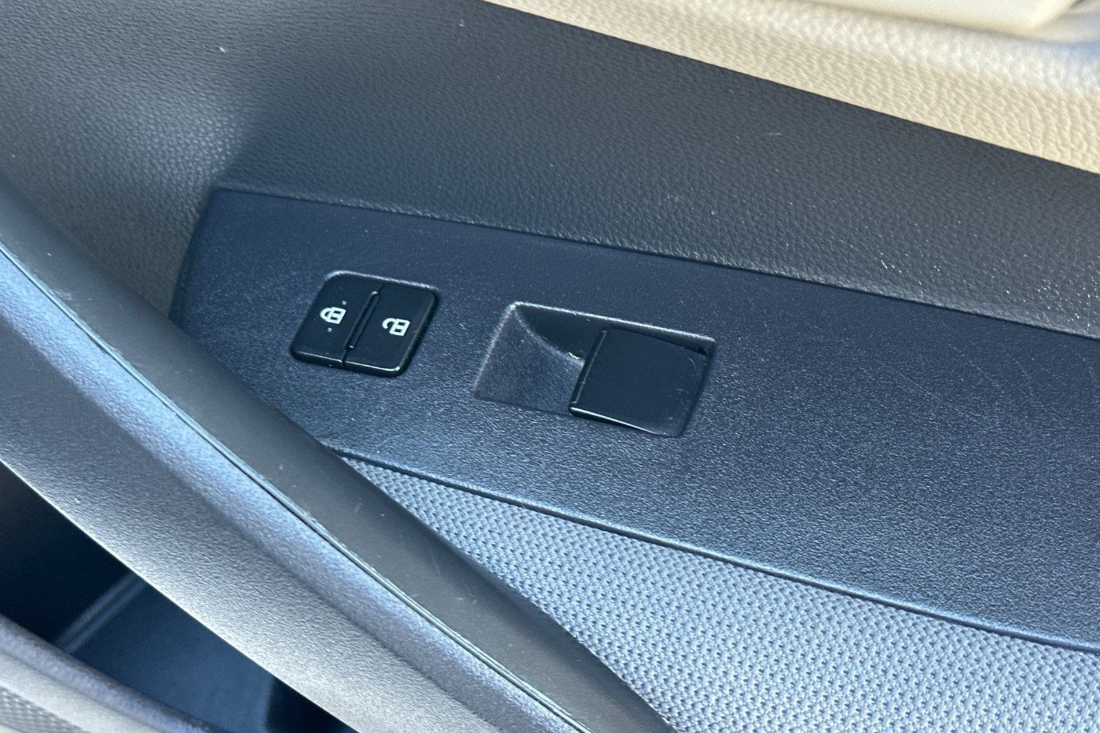 Used 2024 Toyota Corolla LE FWD image 21