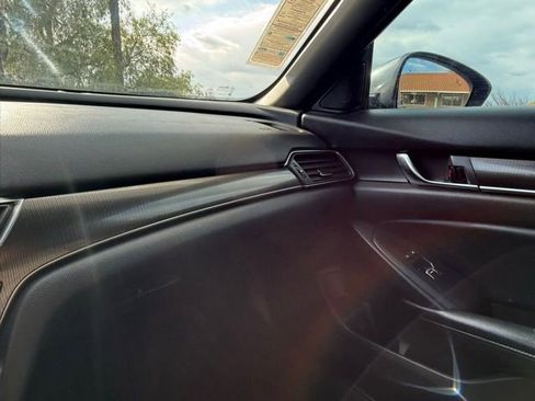 Used 2018 Honda Accord Sport image 26