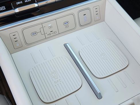 Used 2025 Hyundai Santa Fe Calligraphy image 24