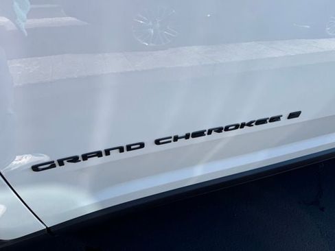 New 2025 Jeep Grand Cherokee Limited image 42