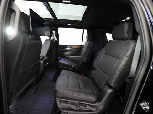 Used 2026 GMC Yukon XL Denali w/ Denali Reserve Package image 16