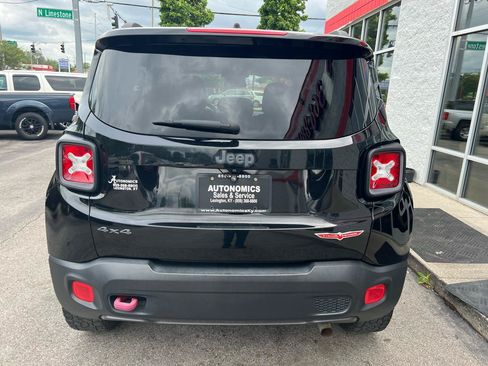 Used 2017 Jeep Renegade Trailhawk AWD/4WD image 6