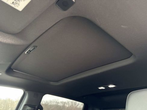 Used 2024 GMC Sierra 2500 AT4 w/ AT4 Premium Plus Package image 17