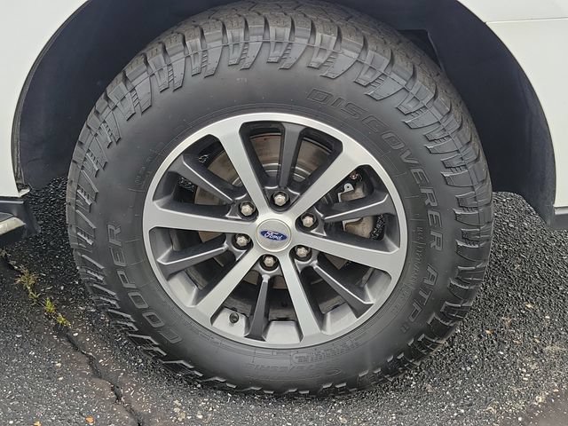 Used 2021 Ford Expedition XLT AWD/4WD image 5