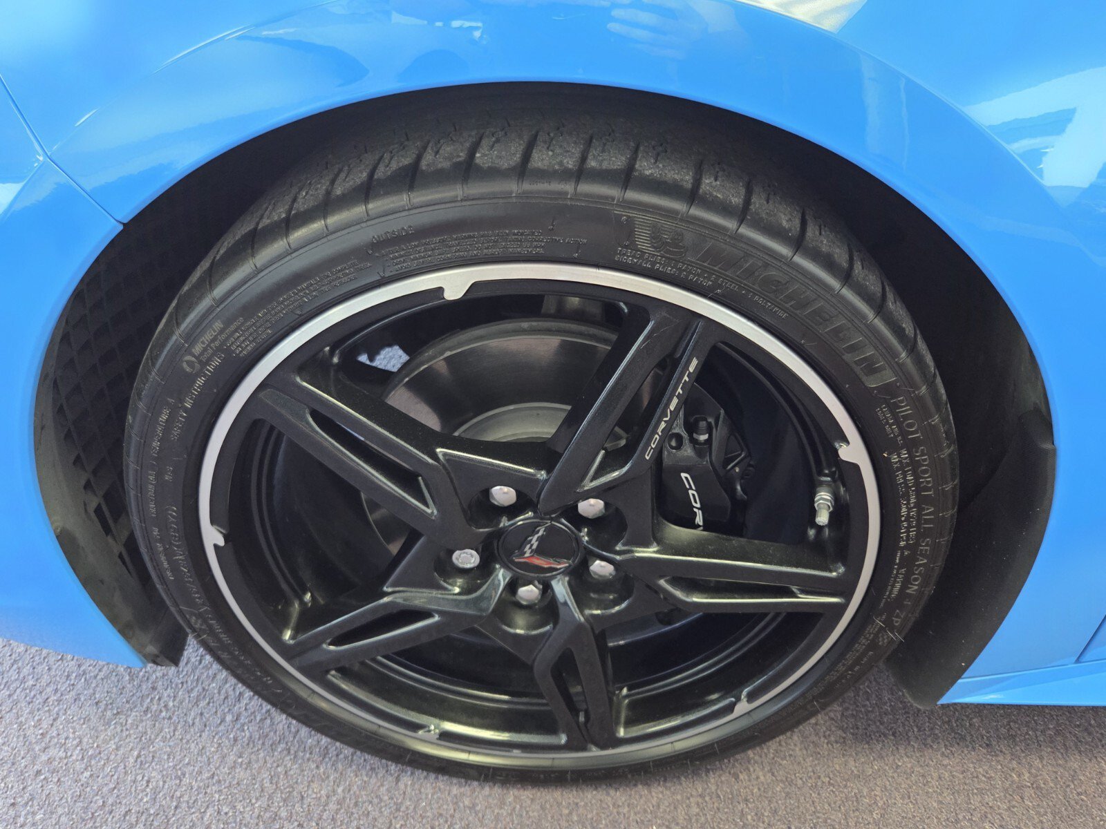 Used 2024 Chevrolet Corvette Stingray Coupe w/ 1LT RWD image 19