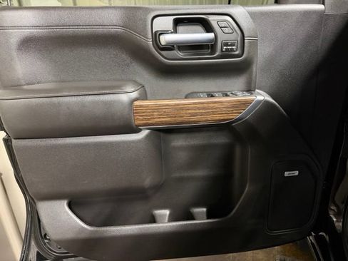 Used 2020 Chevrolet Silverado 1500 High Country w/ Technology Package AWD/4WD image 14
