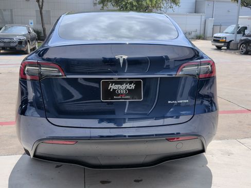 Used 2024 Tesla Model Y Long Range AWD/4WD image 9