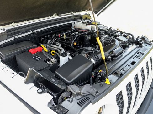 Used 2023 Jeep Gladiator Sport AWD/4WD image 55